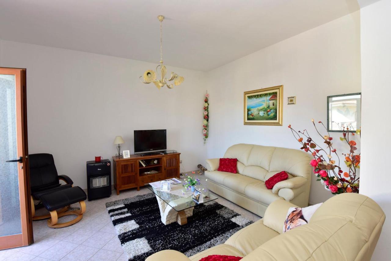 Appartamento Vacanza Mogoro Buitenkant foto